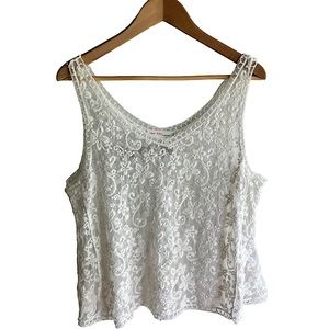 Love tree happens lace crop tank